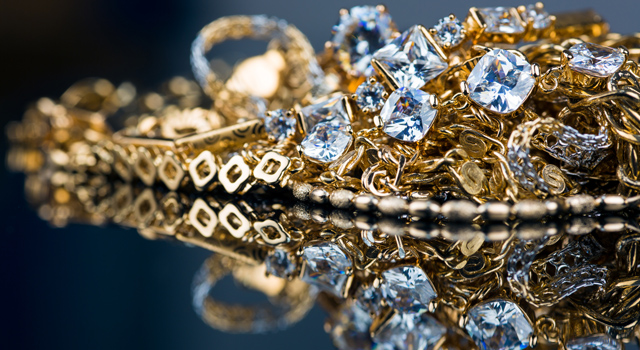 We buy diamonds, gold, silver and watches