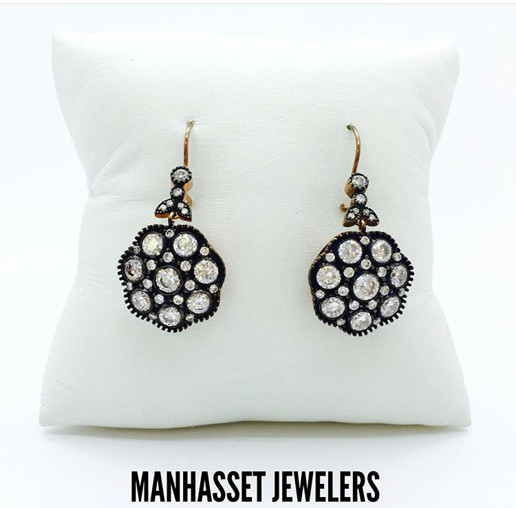 Hanging diamond earrings 
